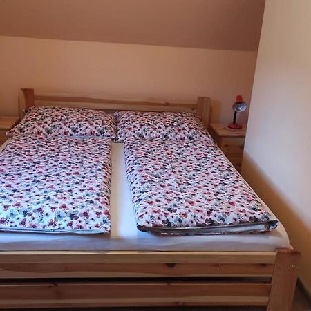 Chaty Pod Knizeci, Trojanovice Bagian luar foto