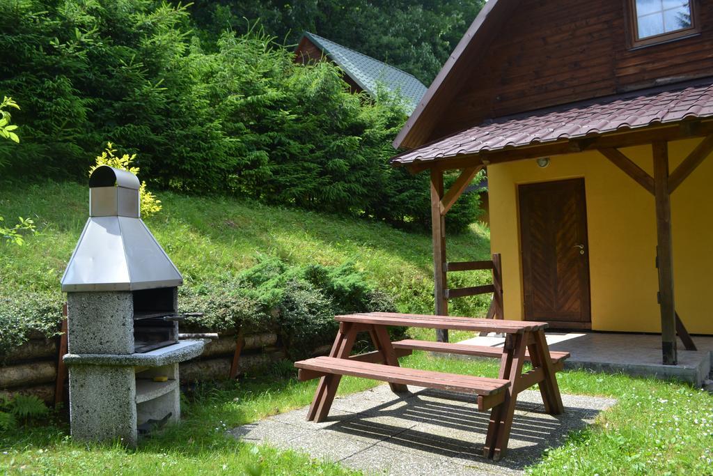 Chaty Pod Knizeci, Trojanovice Bagian luar foto